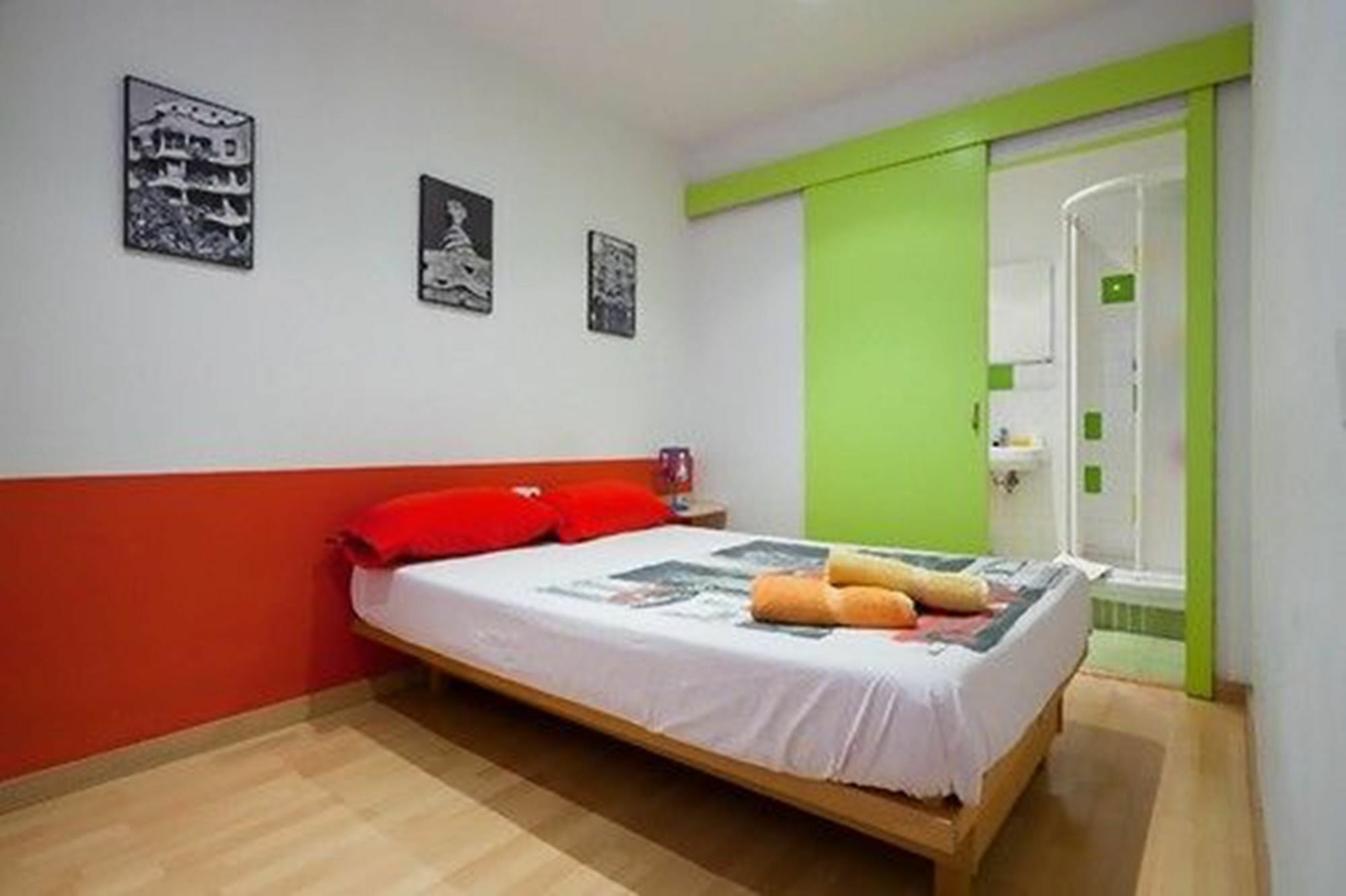 La Casa De Laura Nisia B&B Βαρκελώνη Εξωτερικό φωτογραφία